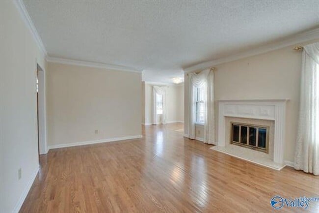 Photo - 313 Kensington Ct SW