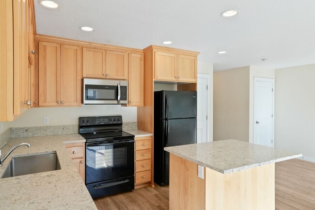 Photo - MOVE IN SPECIAL: HALF OFF FIRST MONTH'S RE...