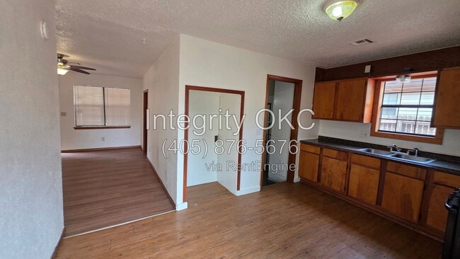 Photo - 6316 S Durland Ave