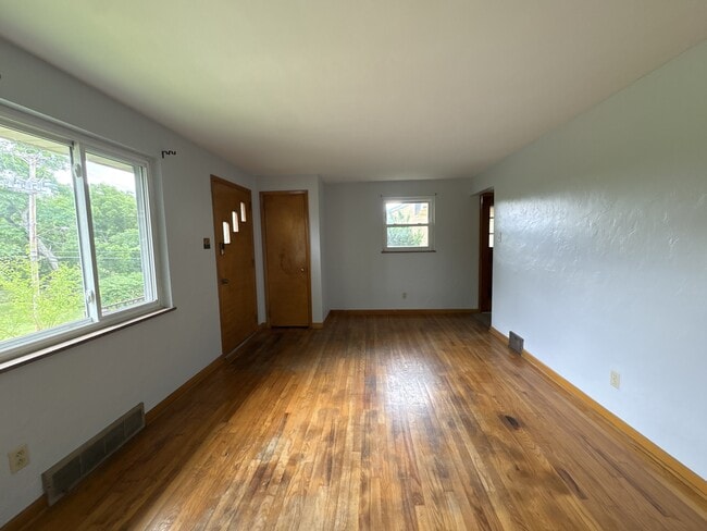 Photo - 1333 Berry St