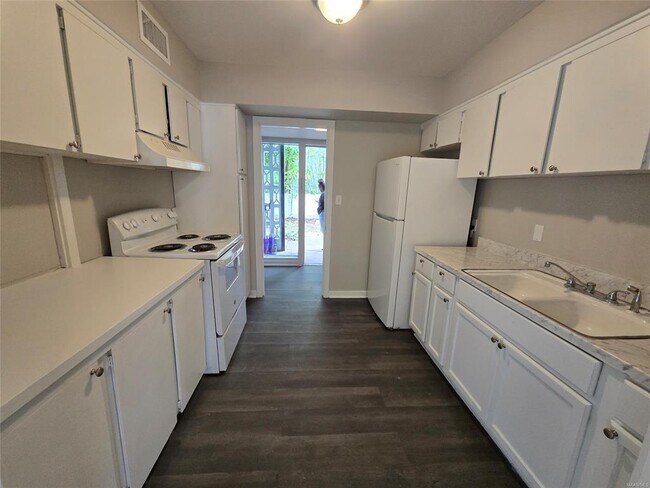 Photo - 3737 Wesley Dr