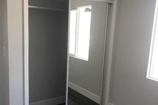 Photo - 210 W 57th St