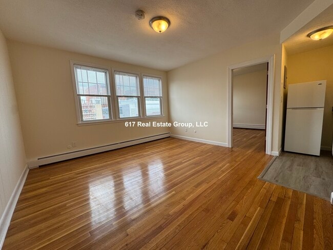 Photo - 168 N Beacon St Unidad 21 Rental