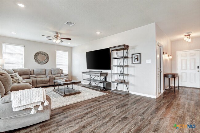 Photo - 4305 Abergavenny Dr