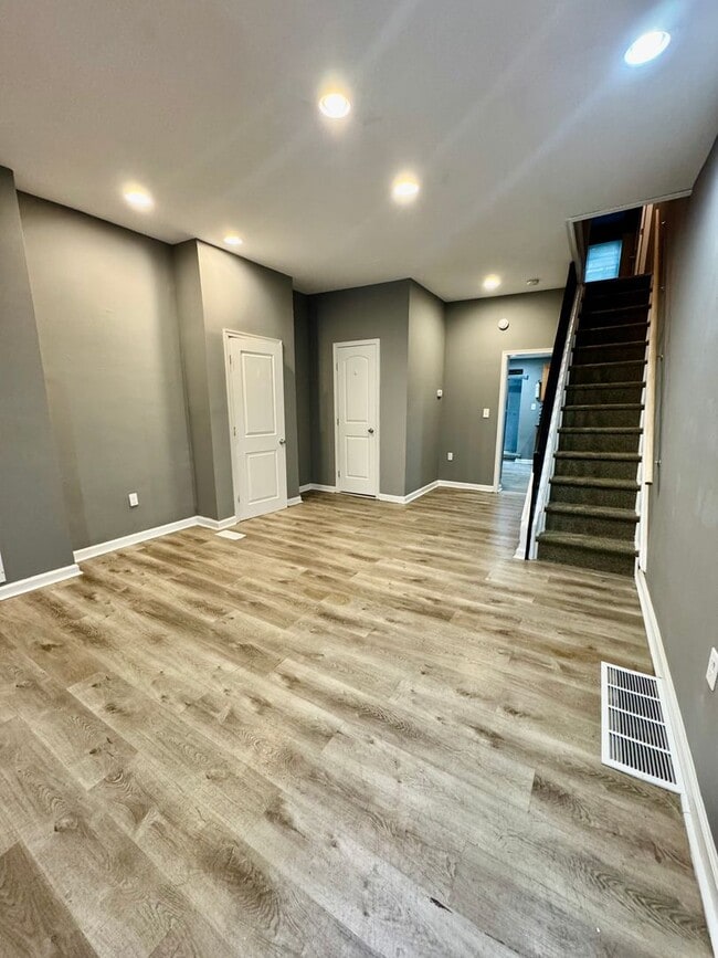 Updated 3-Bedroom Home with Basement and B... - Updated 3-Bedroom Home with Basement and B...