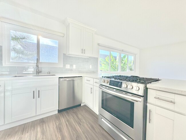 Building Photo - 1323 11th St