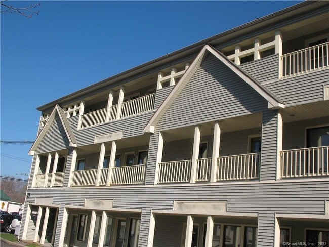 Building Photo - 79 Danbury Rd