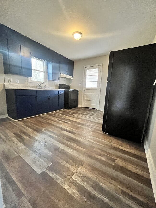 Photo - 55 Cloverdale St