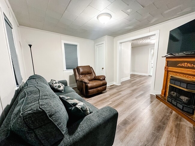 Photo - 1002 N Main