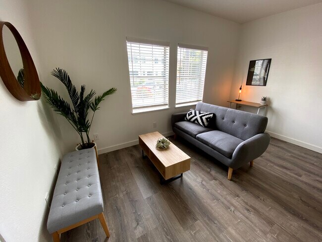Photo - 445 40th St Unidad 1