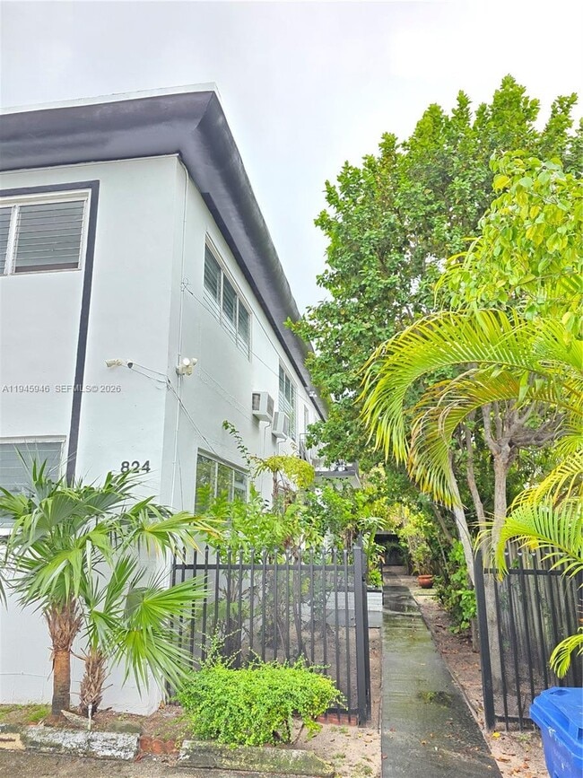 Building Photo - 824 82nd St Unit 4