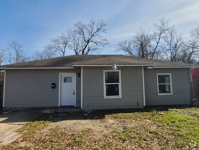 Building Photo - 6223 Sherwood Dr Rental