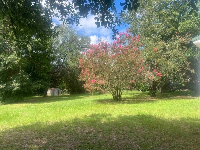 Photo - 179 Smith Ln
