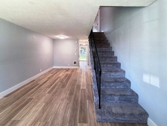 Photo - 525 Cinderella Loop