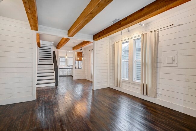 Photo - 818 Wilkes St