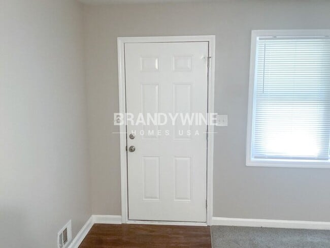 Photo - 2150 Moon Dr SW