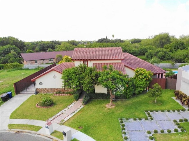 Building Photo - 41 Quince Ave