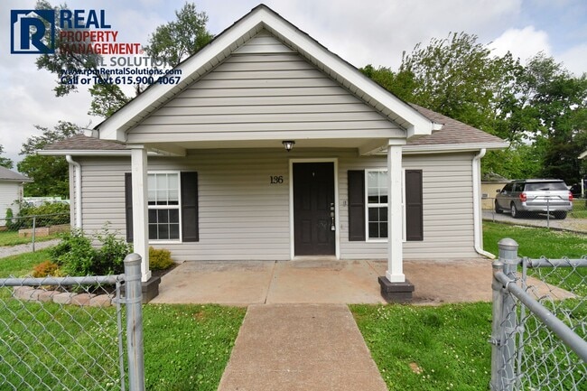 Adorable fenced in 3 bd 2 ba home in Murfr... - Adorable fenced in 3 bd 2 ba home in Murfr...