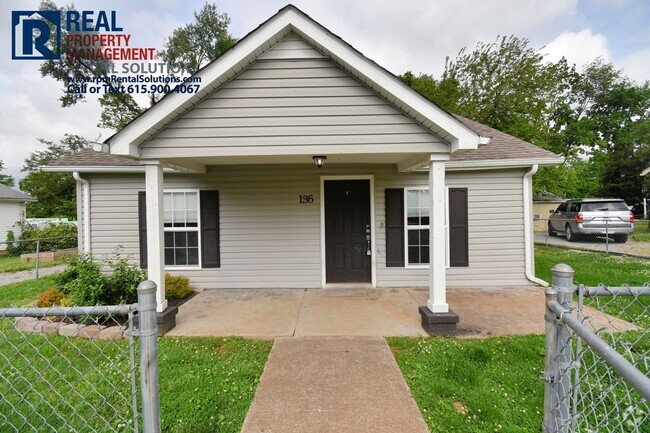 Building Photo - Adorable fenced in 3 bd 2 ba home in Murfr...