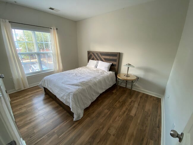 Building Photo - 1521 Cadfel Ct Unit 207 Rental