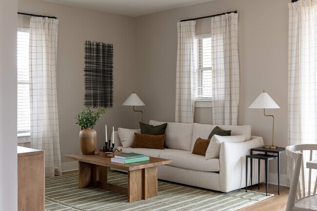 Photo - Livano Oakwood