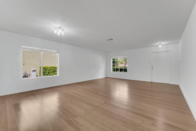 Photo - 4455 55th St