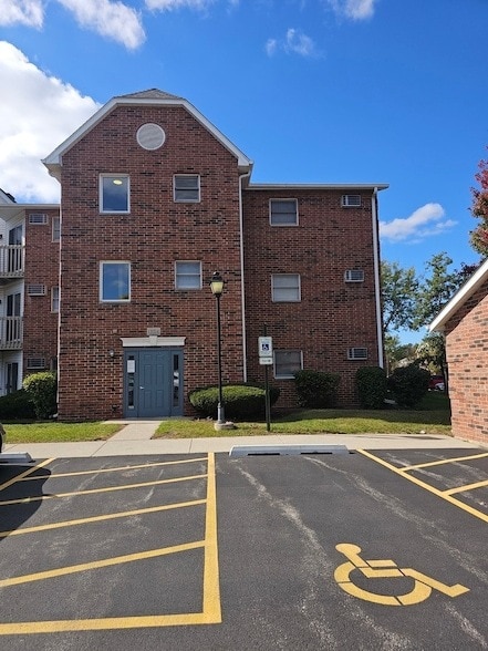 Building Photo - 1354 Cunat Ct Unit 1B