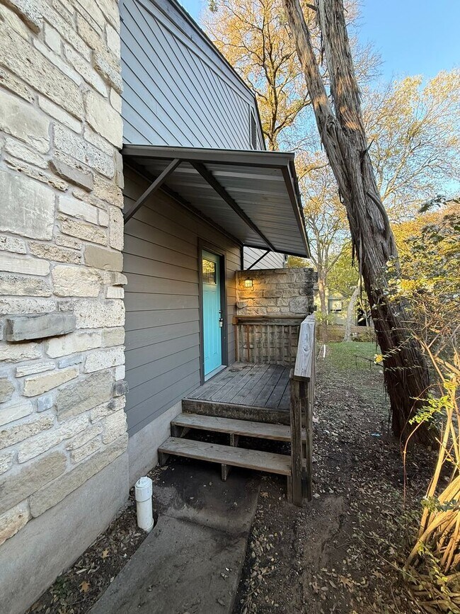 Building Photo - Yuhashi Properties1 (1606 Waterloo Trl) Unit A