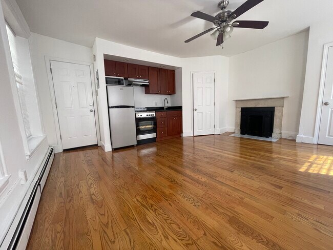 Building Photo - 36 Joy St Rental