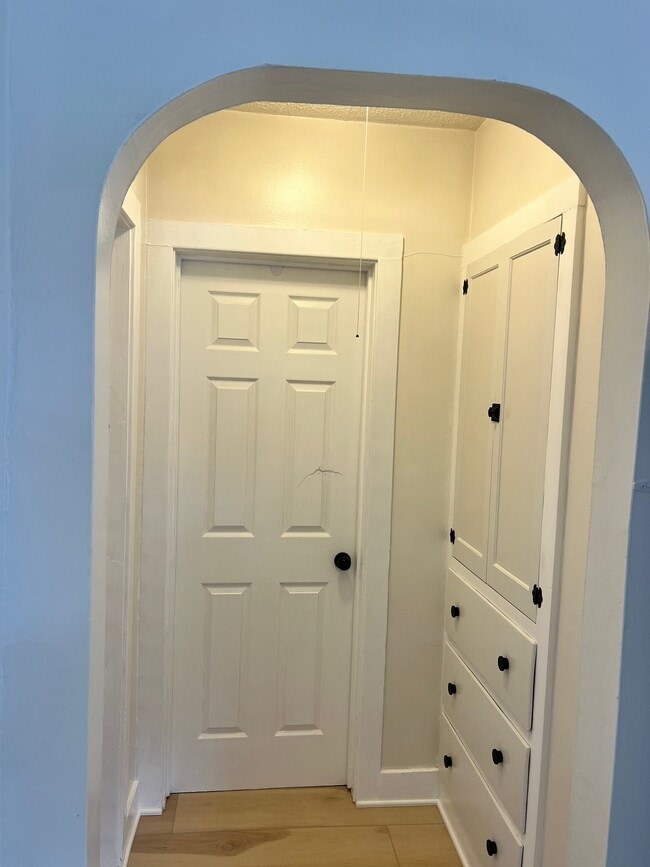 Photo - 112 Guy St