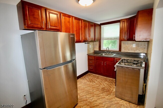 238 Claremont Ave Unit 2