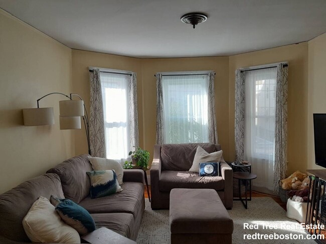 Building Photo - 19 Edward T Sullivan Rd Unit 1