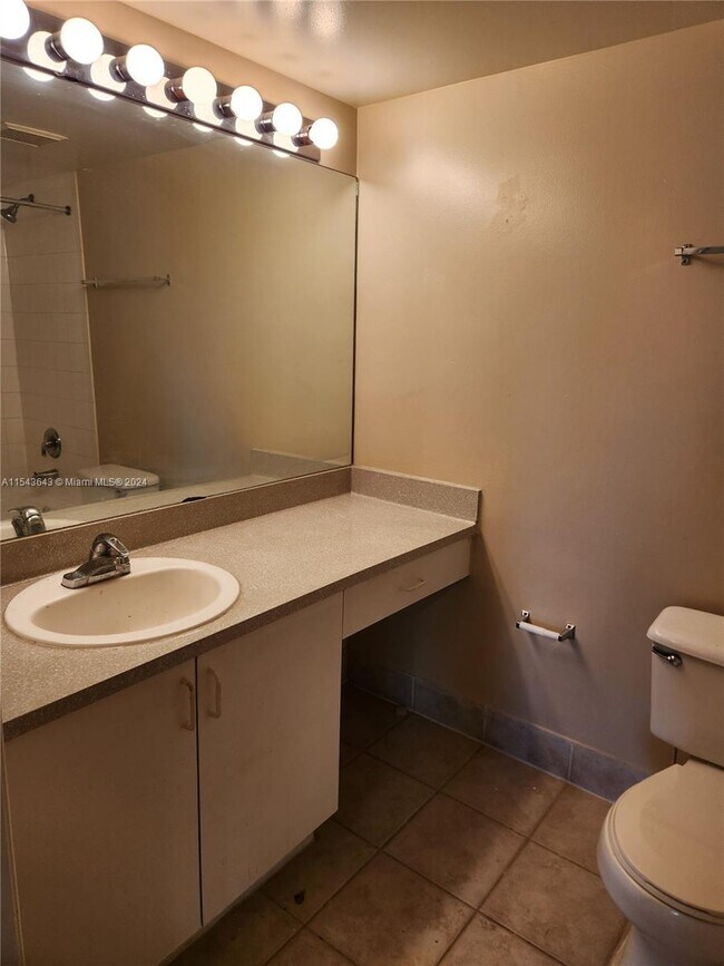 Photo - 4195 N Haverhill Rd Unit 304