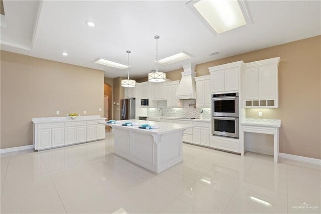 Photo - 29 El Caribe Cir S