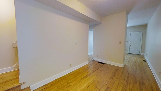 Photo - 1379 Indianola Ave