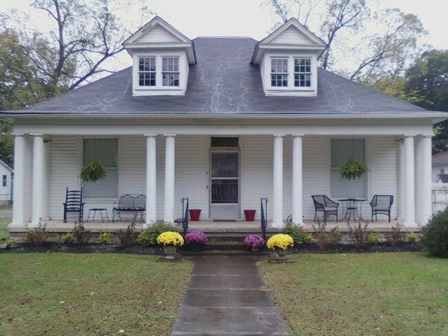 Beautiful and Spacious 2 BR 1 BA Apartment... - Beautiful and Spacious 2 BR 1 BA Apartment...