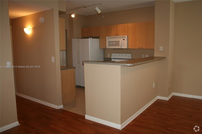 Building Photo - 7930 N Nob Hill Rd Unit 107 Rental