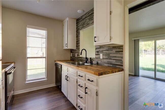 Building Photo - 3008 Belmont Dr Rental