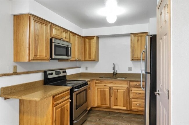 Photo - Augusta Ave, Duplex Unidad 10513