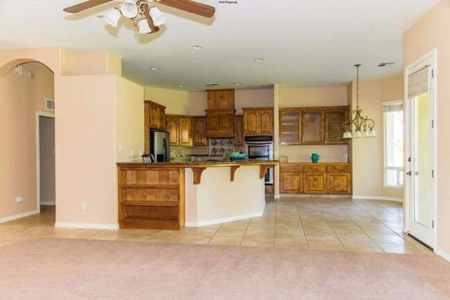 GATED COMMUNITY IN SEVEN OAKS House - House Rental in Bakersfield, CA ...