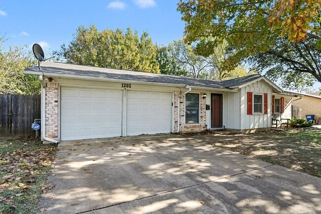 Building Photo - Charming Home in Euless ISD!