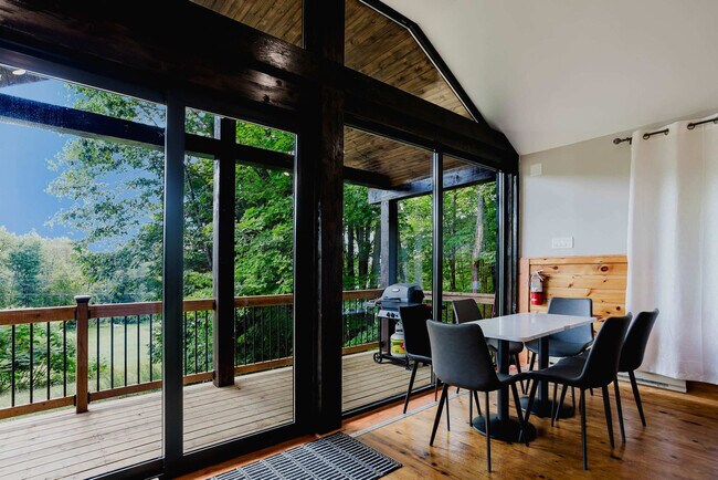 Photo - 2689 Muskoka District Road 118 West Unit ID1314734P