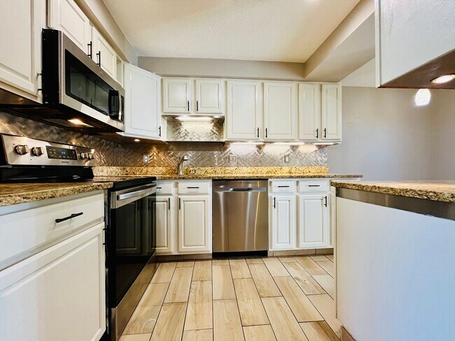 Photo - 30 Margin St