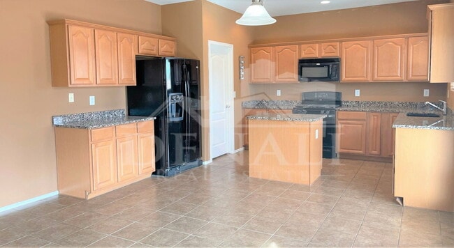 Photo - 925 E Canyon Rock Rd