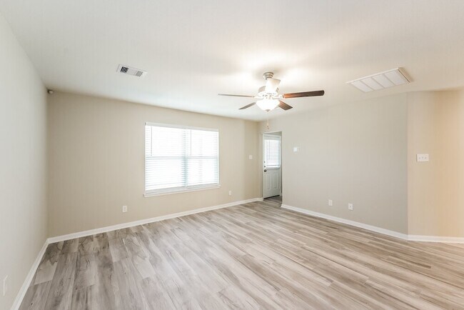 Photo - 25072 Authors Dr