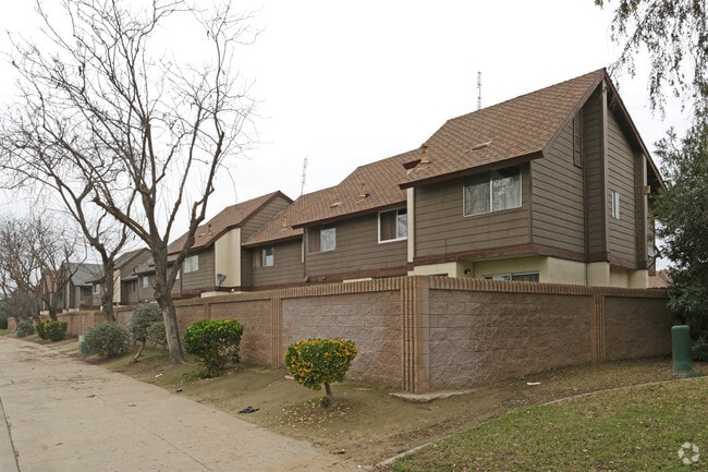 Photo - Parkwood Manor