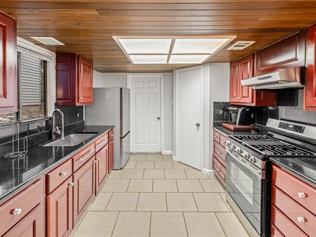 Photo - 404 Mulberry Dr