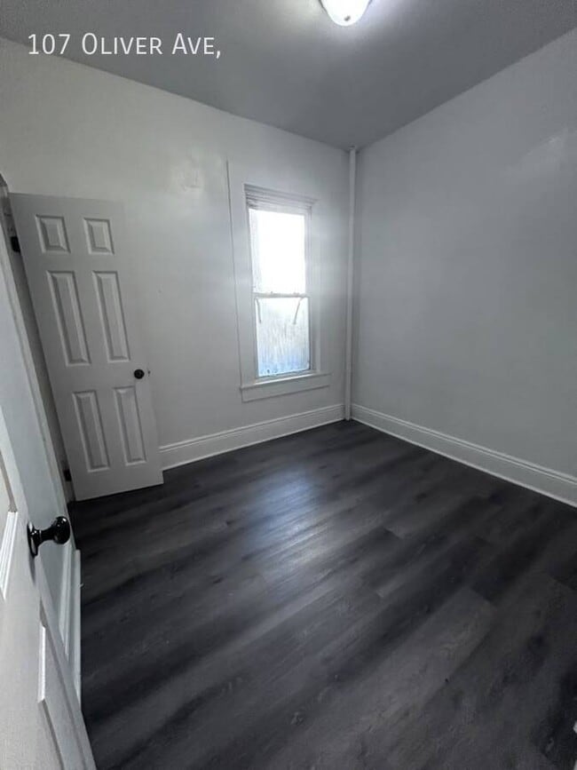 Photo - 107 Oliver Ave