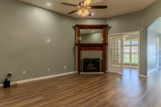 Photo - "Charming and Spacious 1,575 Sq Ft Home with 3-Bedroom Retreat with 2 Full Baths!"