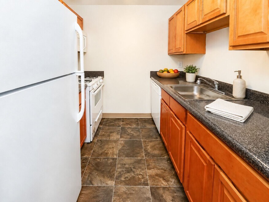 Cranbury Crossing Apartment Homes